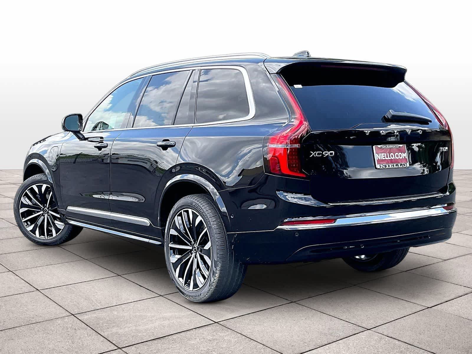 New 2026 Volvo XC90 T8 Plus w/ Protection Package Premier AWD/4WD image 3
