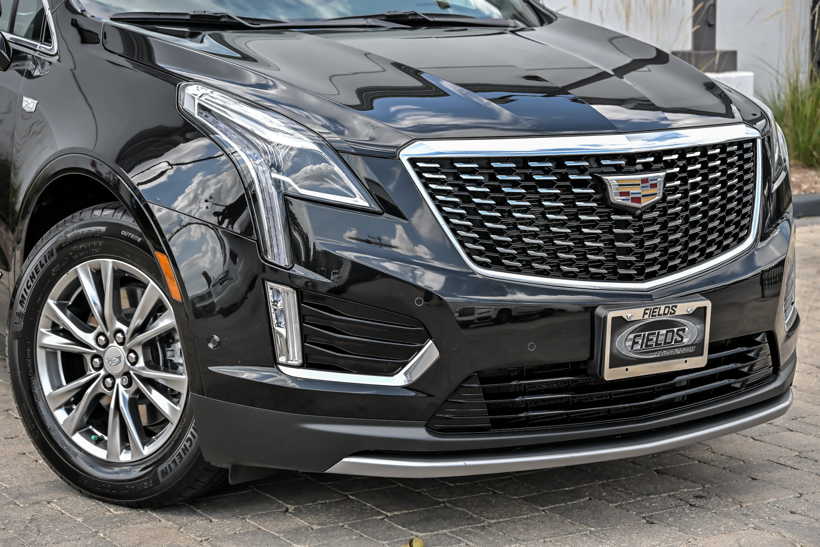 Used 2021 Cadillac XT5 Premium Luxury AWD/4WD image 2