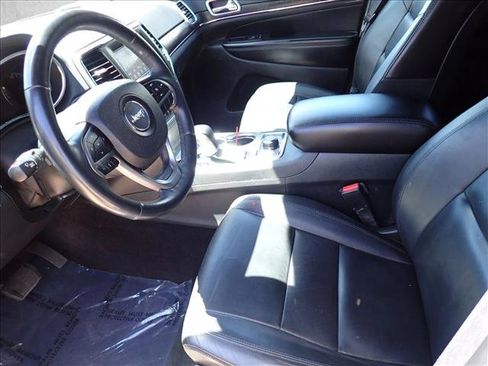Used 2018 Jeep Grand Cherokee Limited AWD/4WD image 12