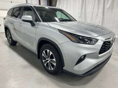 Used 2025 Toyota Highlander XLE