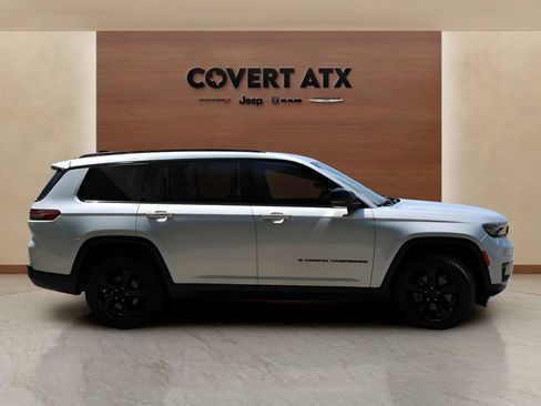 Used 2022 Jeep Grand Cherokee L Laredo AWD/4WD image 6