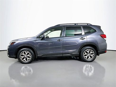 Used 2021 Subaru Forester Premium image 4