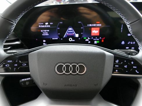 New 2025 Audi Q5 Premium image 16