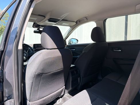 Used 2023 Nissan Rogue SV FWD image 13