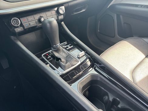 Used 2025 Jeep Compass Limited image 42