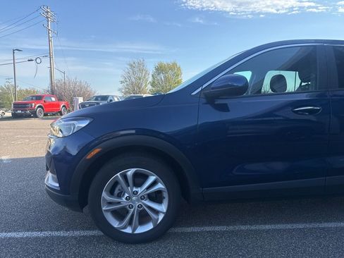 Used 2023 Buick Encore GX Preferred w/ Cold Weather Comfort Package FWD image 5