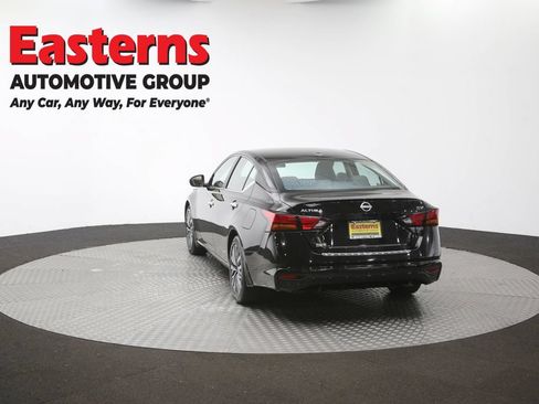 Used 2023 Nissan Altima 2.5 SV FWD image 65