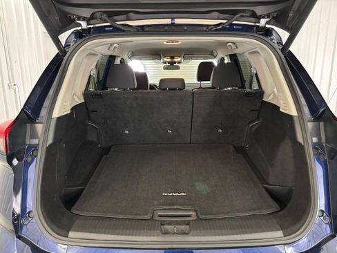 Used 2024 Nissan Rogue SV AWD/4WD image 13