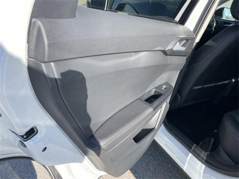 Used 2025 Volkswagen Taos SE image 23