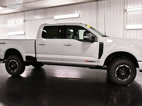 New 2026 Ford F350 Lariat w/ Tremor Off-Road Package AWD/4WD image 8