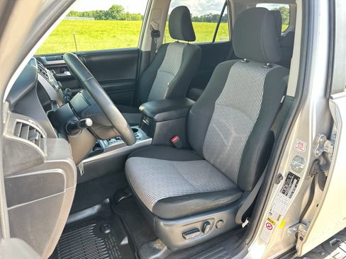 Used 2018 Toyota 4Runner SR5 RWD image 11