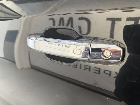 Used 2023 Chevrolet Silverado 1500 LTZ w/ LTZ Convenience Package II image 3