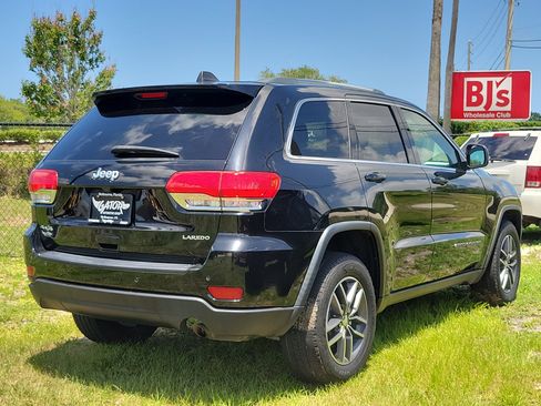 Used 2018 Jeep Grand Cherokee Laredo AWD/4WD image 4