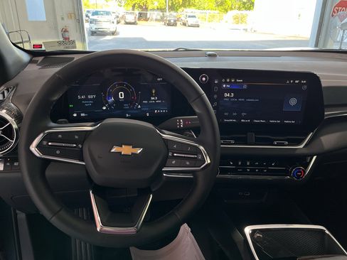 New 2026 Chevrolet Equinox LT FWD image 15