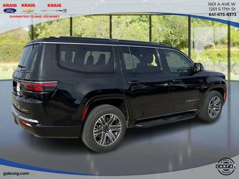 Used 2024 Jeep Wagoneer Series II w/ Flexible Seating Group AWD/4WD image 5