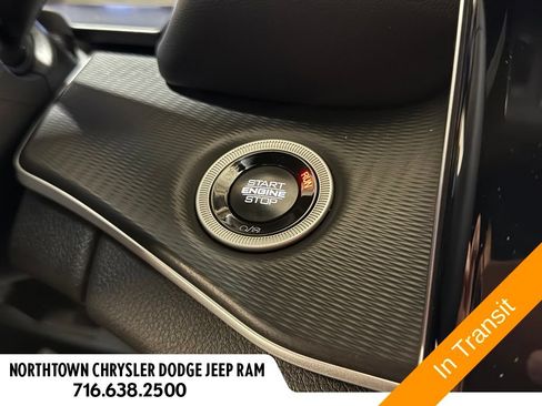 Used 2025 Jeep Grand Cherokee Laredo X w/ Luxury Tech Group I AWD/4WD image 19