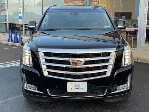 Used 2018 Cadillac Escalade Luxury image 12