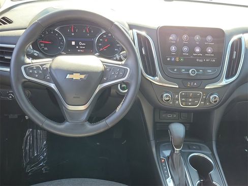Used 2022 Chevrolet Equinox LT image 4