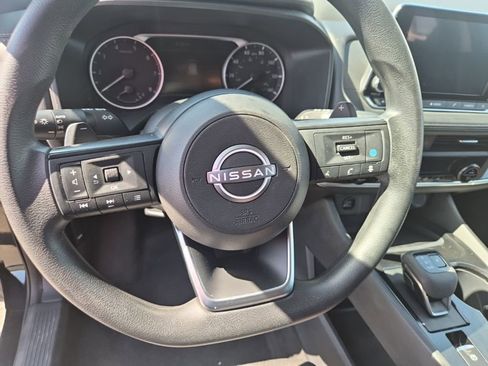 Used 2024 Nissan Rogue SV FWD image 23