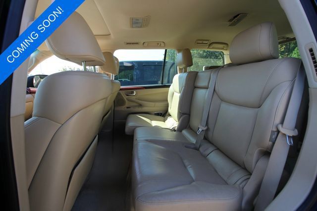 Used 2008 Lexus LX 570 4WD w/ Technology Pkg image 3