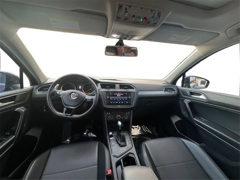 Used 2021 Volkswagen Tiguan SE image 31