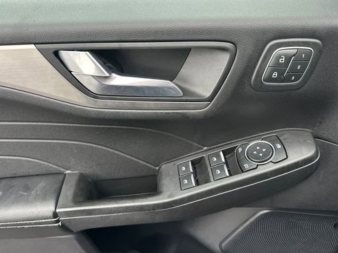 Certified 2021 Ford Escape Titanium w/ Class II Trailer Tow Package image 13