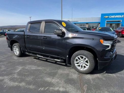 Used 2022 Chevrolet Silverado 1500 RST AWD/4WD image 2