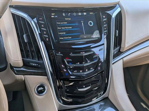 Used 2020 Cadillac Escalade Platinum AWD/4WD image 15
