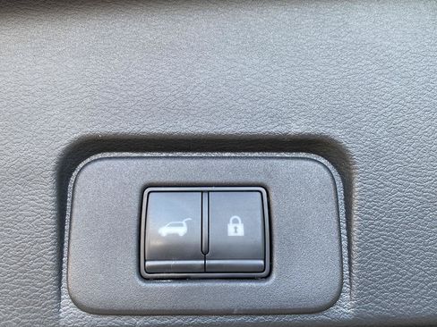 Certified 2023 Nissan Rogue Platinum w/ Platinum Premium Package AWD/4WD image 11