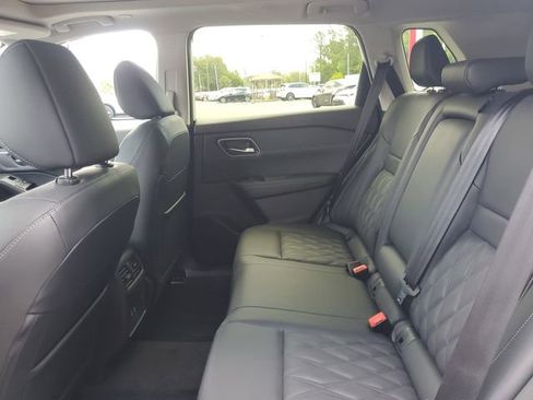 Used 2025 Nissan Rogue Platinum FWD image 10