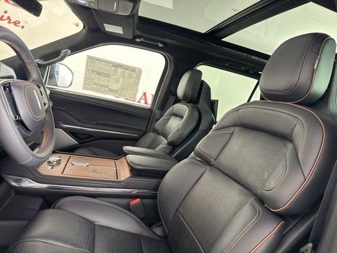 New 2025 Lincoln Navigator L Black Label image 13
