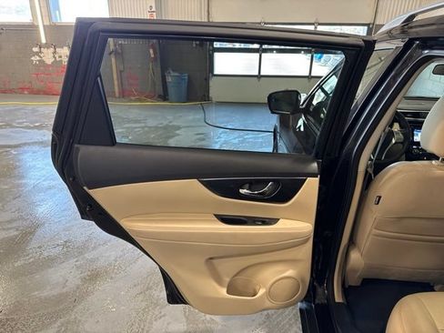 Used 2016 Nissan Rogue SL w/ SL Premium Package AWD/4WD image 11