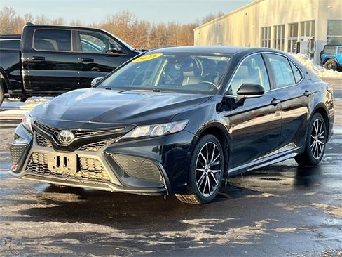 Used 2023 Toyota Camry SE image 34