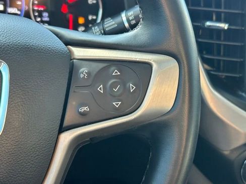 Used 2023 GMC Acadia Denali w/ Denali Ultimate Package FWD image 23