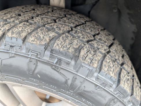 Used 2016 Jeep Grand Cherokee Laredo 75th Anniversary image 10