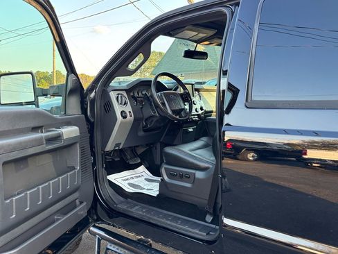 Used 2016 Ford F350 Lariat w/ Chrome Package image 19