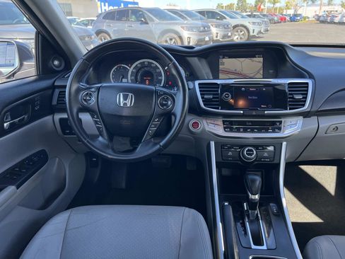 Used 2014 Honda Accord Touring image 7