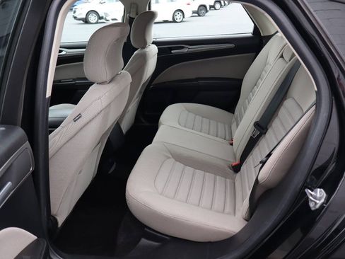 Used 2018 Ford Fusion S FWD image 4