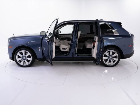Certified 2020 Rolls-Royce Cullinan image 9