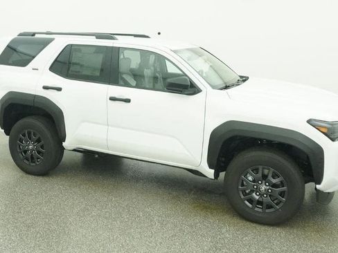 New 2026 Toyota 4Runner SR5 AWD/4WD image 12