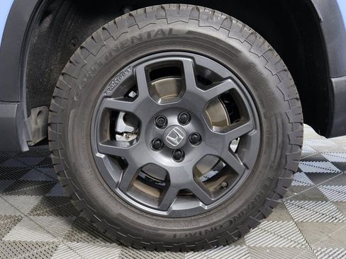 Used 2025 Honda Pilot TrailSport image 17