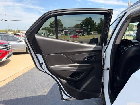 Used 2018 Buick Encore Essence FWD image 21