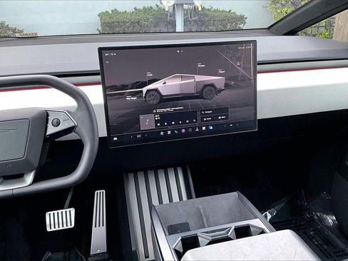 Used 2024 Tesla Cybertruck AWD Crew Cab image 10