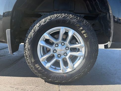 Used 2024 Chevrolet Silverado 1500 LT AWD/4WD image 32