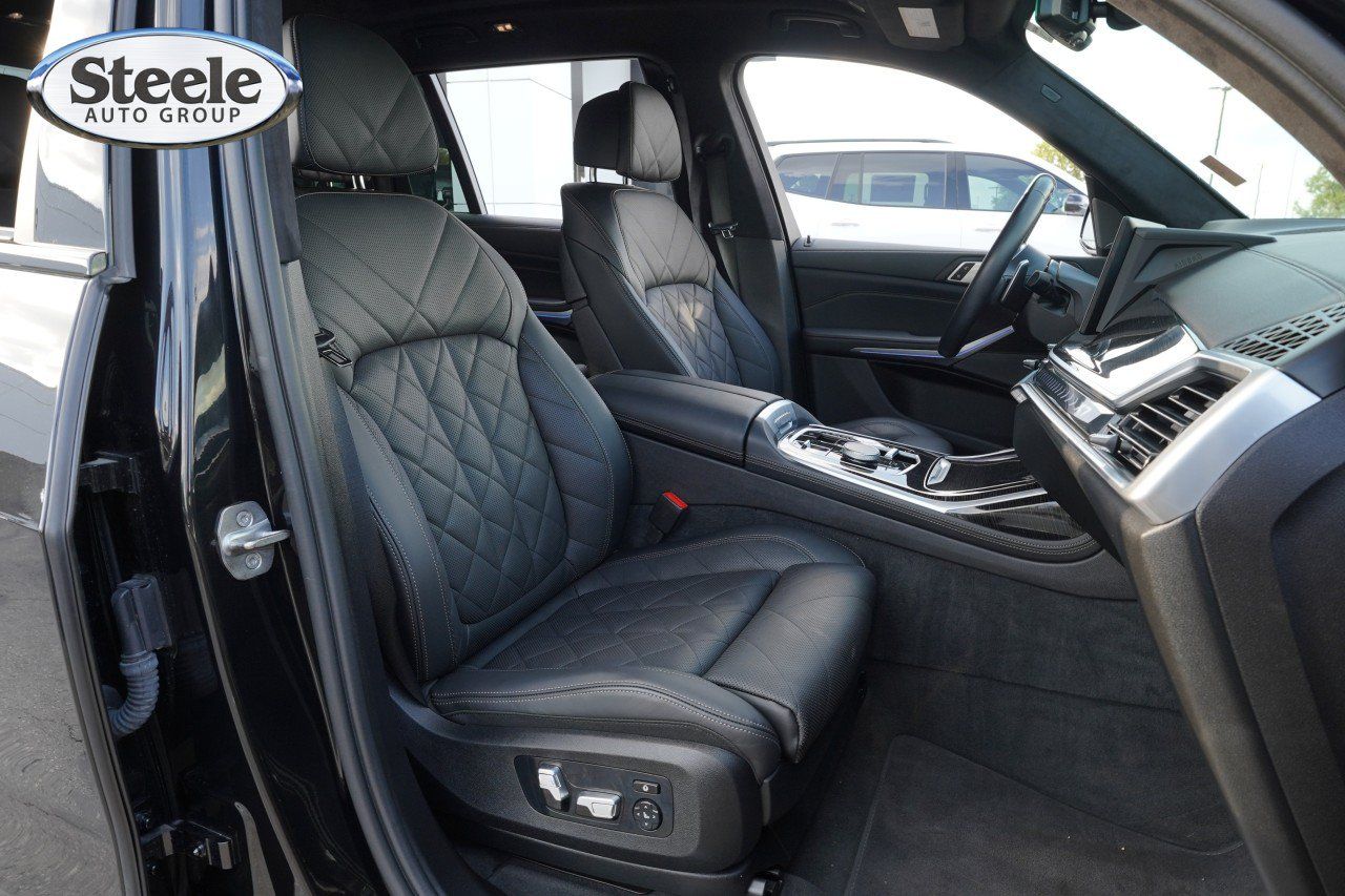 Used 2024 BMW X7 xDrive40i w/ M Sport Package AWD/4WD image 26