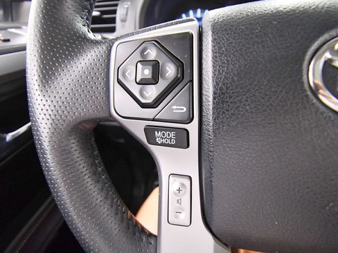Used 2018 Toyota 4Runner SR5 Premium AWD/4WD image 19