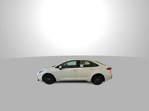 Certified 2025 Toyota Corolla SE image 5