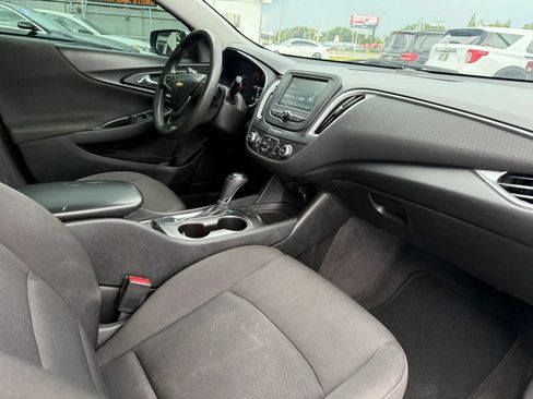 Used 2018 Chevrolet Malibu LS FWD image 15