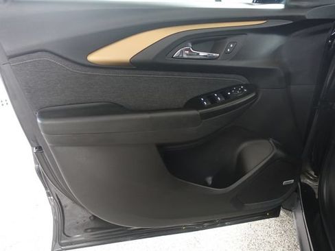 Used 2022 Chevrolet TrailBlazer ACTIV w/ Technology Package AWD/4WD image 9