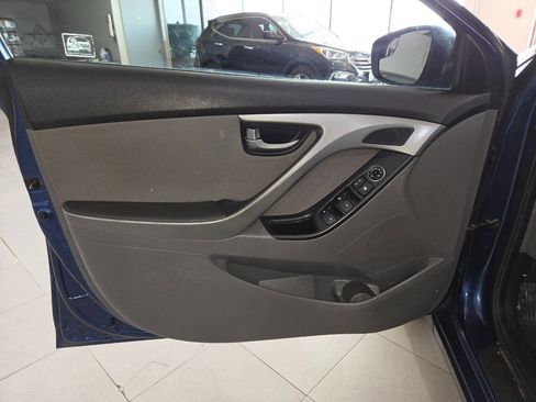 Used 2016 Hyundai Elantra SE w/ Option Group 02 FWD image 13